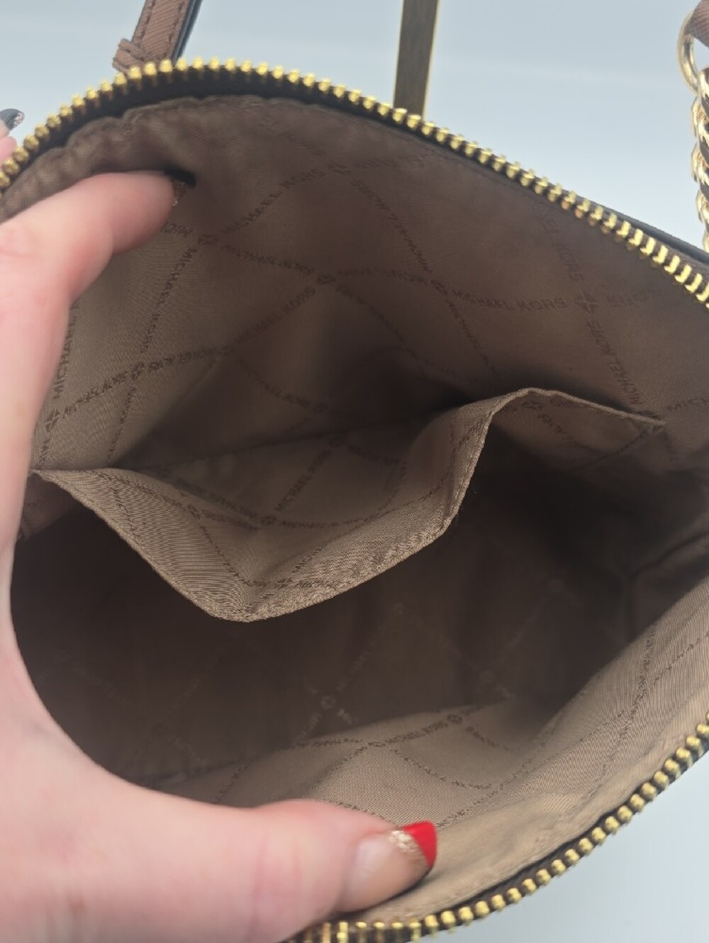 Michael Kors Brown Signature MK Dome Small Crossbody W/ Gold Chain (EUC)✨️ - Picture 11 of 14